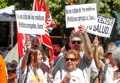 Manifestación en favor de la sanidad pública en Sevilla el pasado 26 de marzo.