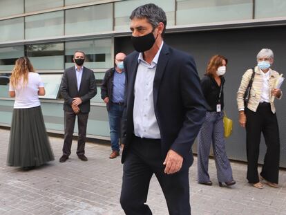 Josep Lluis Trapero, mayor de los Mossos, sale de la comisaria tras conocer la sentencia de absolución.