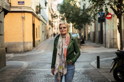 La escritora Elvira Dones, en el centro de Madrid, el pasado jueves.