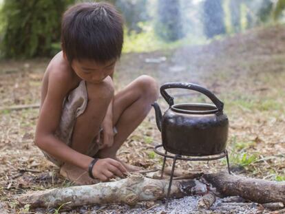 Un niño de Sumatra. región perteneciente a Indonesia.