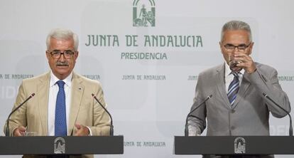 El vicepresidente de la Junta, Manuel Jim&eacute;nez Barrios, y el portavoz, Miguel &Aacute;ngel V&aacute;zquez. 