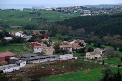 Vistas de Ubiarco, en el municipio de Santillana del Mar, en las inmediaciones de la playa de Santa Justa.