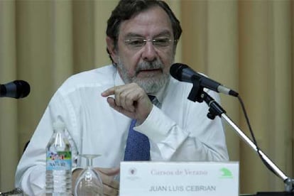 El consejero delegado del Grupo PRISA, Juan Luis Cebrin, en los Cursos de Verano de la Complutense.