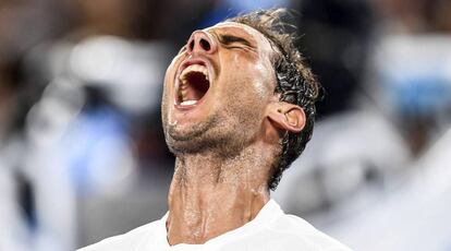 Nadal celebra su victoria contra Monfils, ayer en Melbourne.