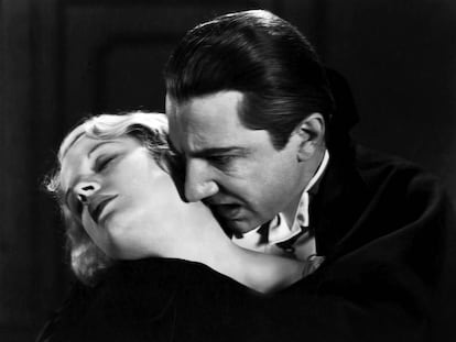 Fotograma de 'Drácula' (1931), con Helen Chandler y Bela Lugosi.