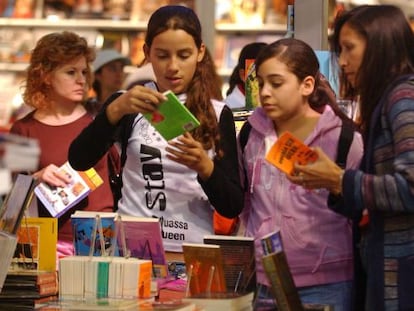 Estudiantes en la Feria del Libro de Buenos Aires.