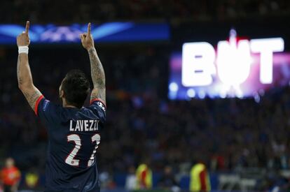  Ezequiel Lavezzi celebrat su gol en el partido. 