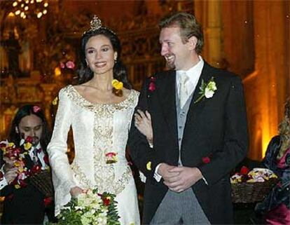 Juncal Rivero, junto a su marido, Frederik Alm, tras la boda.