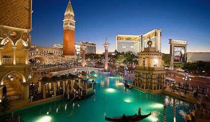 El Venetian Resort, que reproduce los canales de Venecia.