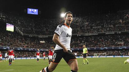 Dani Parejo, durante un partido de Champions la pasada temporada.