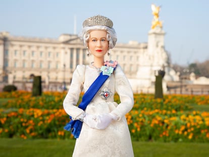 La muñeca Barbie de Isabel II creada con motivo de sus 70 años en el trono.