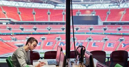 Un alumno en las instalaciones de la University College of Football and Business.