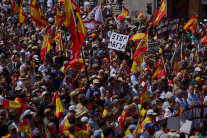 Una marcha apoyada por el PP y Vox reúne a miles de personas en Madrid ...