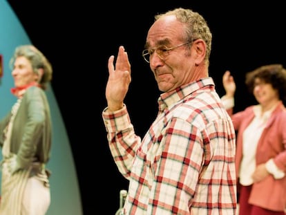 Maria Pau Pigem, a l'esquerra, Albert Pérez i Isabelle Bres, en una escena de l'obra.