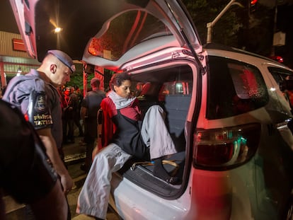 Manifestantes é detida após ato do MPL em São Paulo.