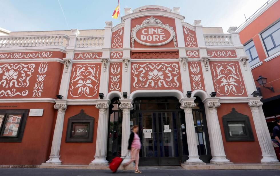 Fachada del Cine Doré, una de las sedes de la Filmoteca Nacional.