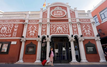 Facade of the Doré Cinema, one of the headquarters of the National Film Archive.