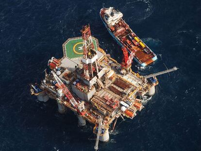 Plataforma petrolífera submarina Ocean Guardian, a poco más de 100 kilómetros de las islas Malvinas.