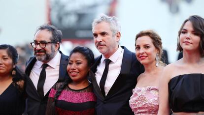 El equipo de 'Roma', durante la presentación de la cinta en el Festival de Venecia.