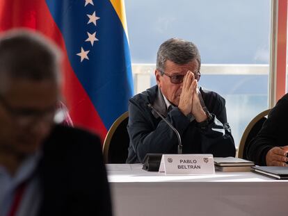 Pablo Beltrán en el dialogo de Paz entre el gobierno de Colombia y el ELN, en Caracas, el 21 de noviembre.