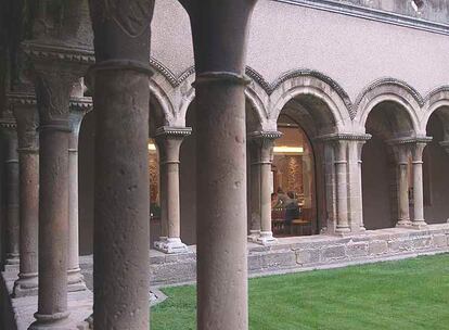 El monasterio que acoge el hotel Monestir de les Avellanes, en Os de Balaguer (Lleida), se remonta al siglo XII.