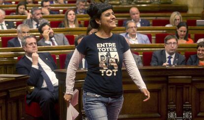 La diputada de la CUP Anna Gabriel abans d'intervenir al Parlament.