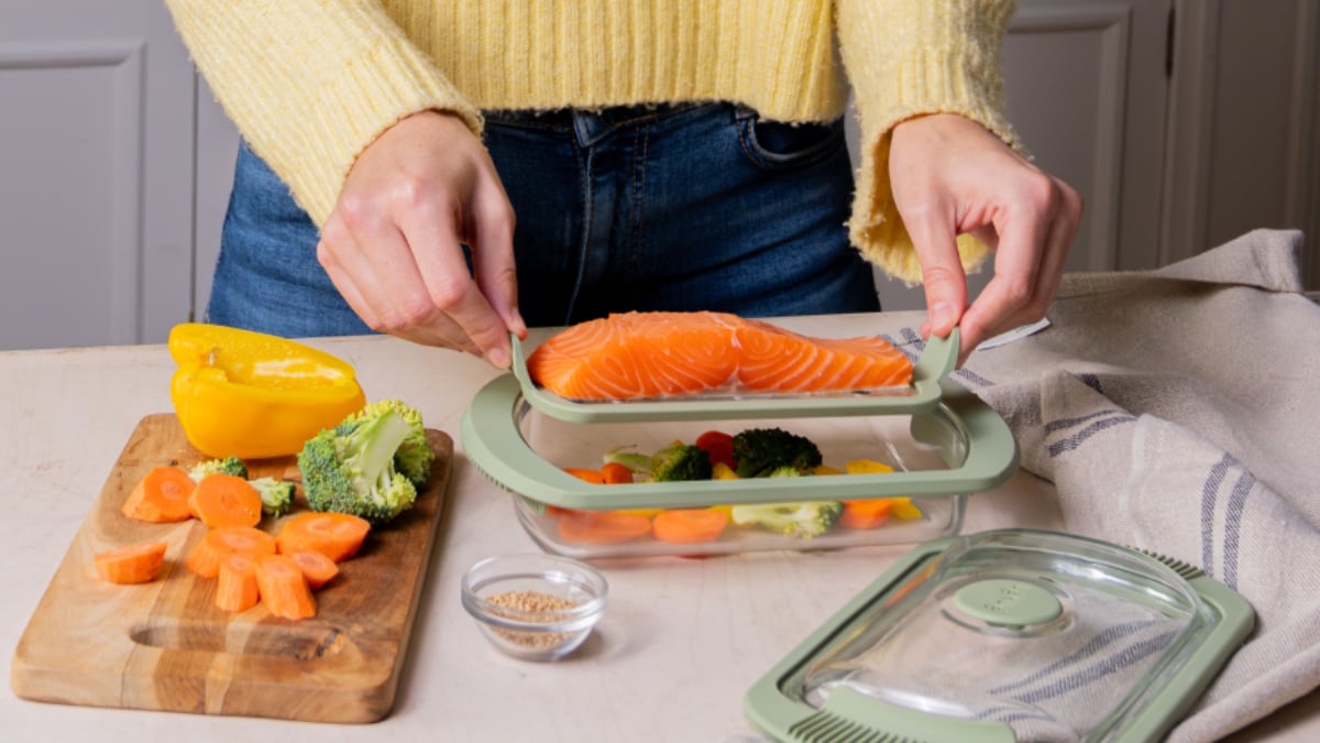 Adiós a la silicona y al plástico: el nuevo estuche de vapor de vidrio de Lékué para cocinar sano por menos de 30 euros.