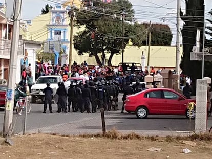 Intervención policial en San Gabriel Ometoxtla, México.