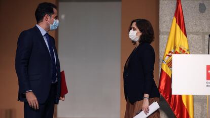 La presidenta de la Comunidad de Madrid, Isabel Díaz Ayuso, y el vicepresdiente, Ignacio Aguado, este viernes.