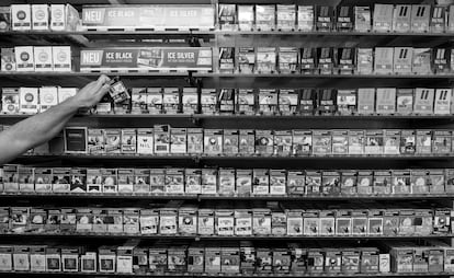 Paquetes de cigarrillos en un quiosco en Hamburgo.