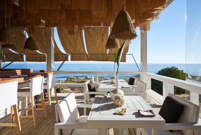 Zona de restauración al aire libre en el Vila Joya Hotel, situado en el Algarve.