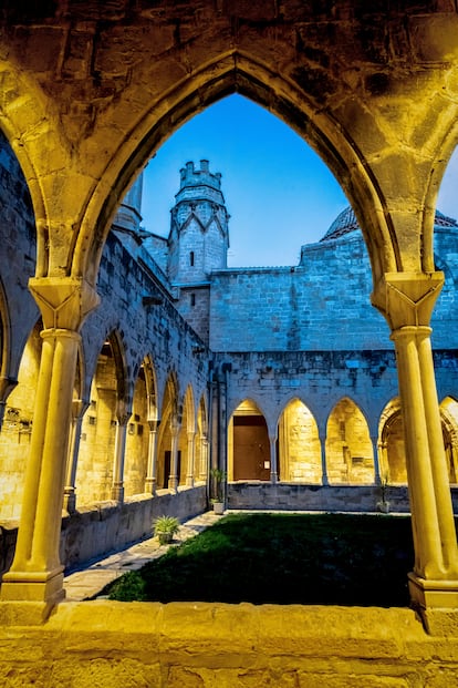 Vista del claustro de la catedral de Santa María, en Tortosa (Tarragona). 