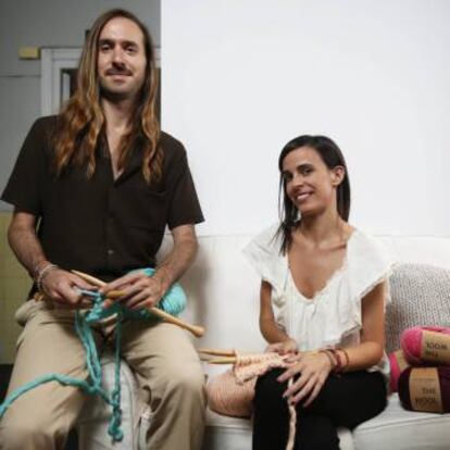 Alberto Bravo (izquierda) y Pepita Marín, cofundadores de We Are Knitters.