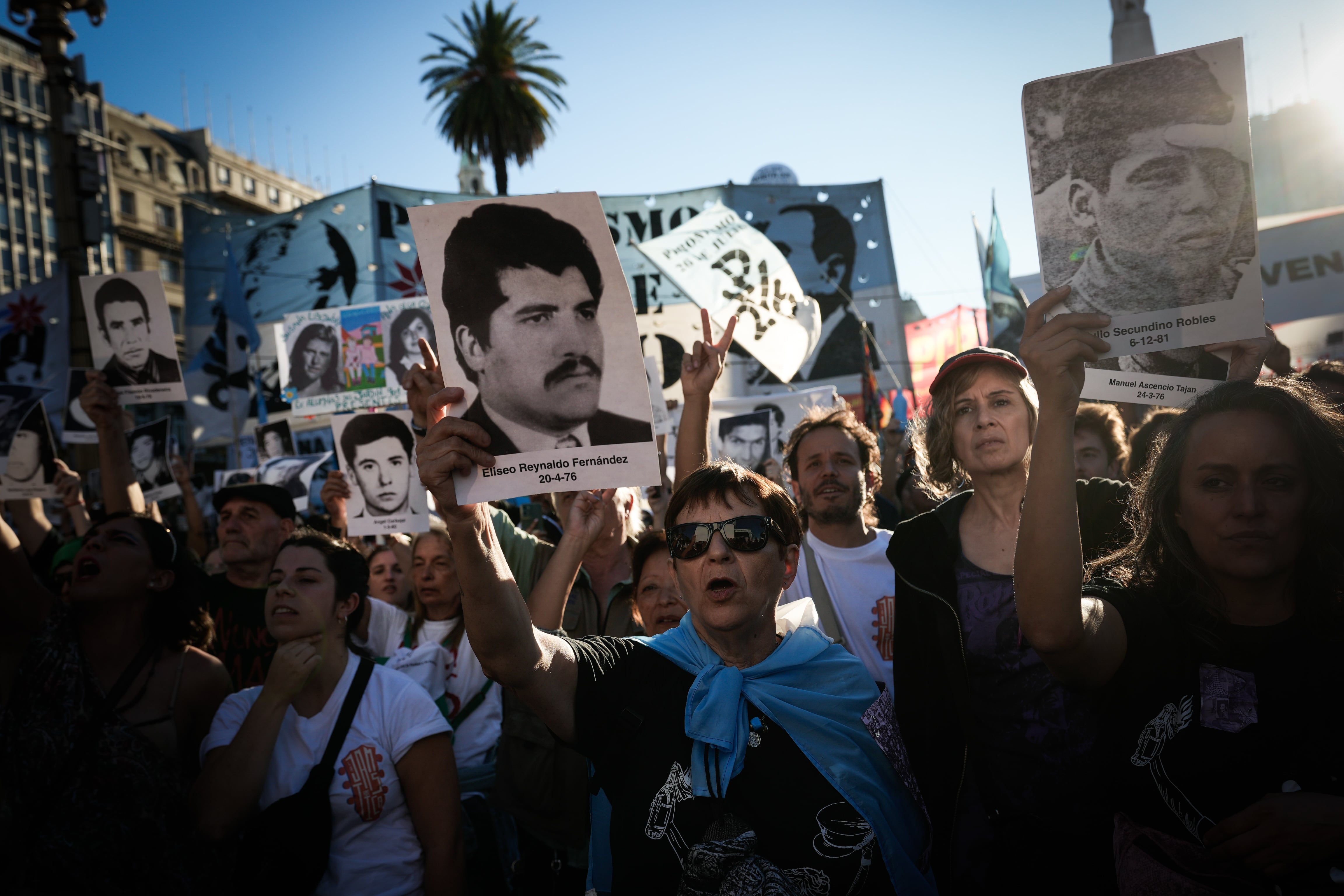Manifestantes en la movilización por Memoria, Verdad y Justicia, en Buenos Aires.