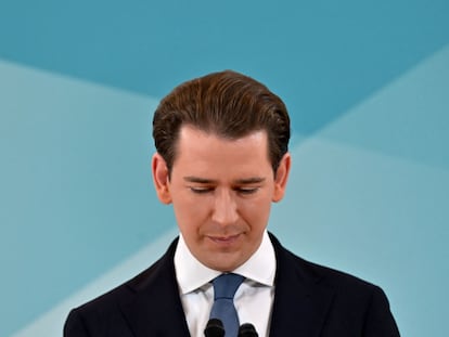 El excanciller de Austria Sebastian Kurz, durante la comparecencia este jueves en Viena para anunciar su retirada.