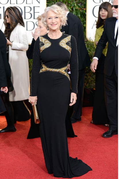 Helen Mirren ha querido acabar con el tópico de ser la actriz que viste 'acorde a su edad' y ha decidido rejuvenecer su estilo en la alfombra roja. Todavía estamos en shock.