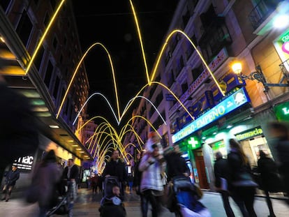 Las luces de Navidad en la calle Preciados de Madrid.