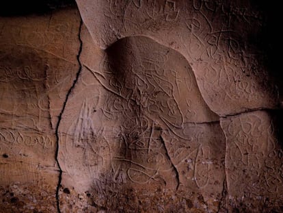 Hallazgo de un centenar de representaciones de arte rupestre en L'Espluga de Francolí.