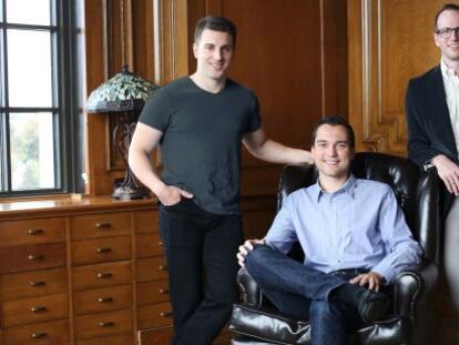 Los fundadores de Airbnb, Brian Chesky, Nathan Blecharczyk y Joe Gebbia.