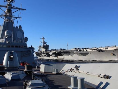 Spanish frigate ‘Méndez Núñez’ (l) and ‘USS Abraham Lincoln.’