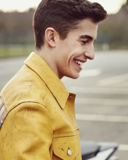 Marc Márquez, que debutó en la categoría de enduro en 1998, viste chaqueta Gucci.