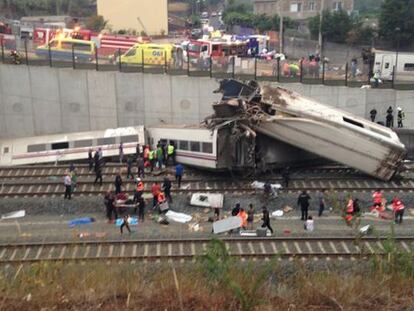 Los servicios de emergencia en el lugar del accidente