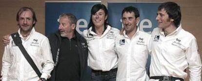 Edurne Pasaban, junto al resto de los componentes de la expedición.