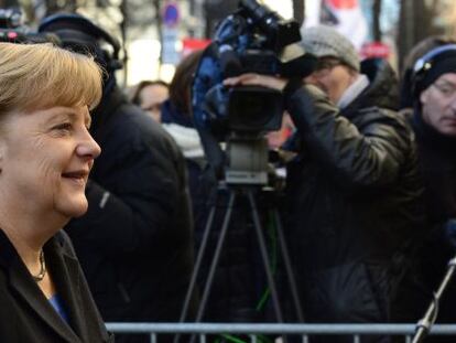 Angela Merkel llega a la sede del SPD, este martes en Berl&iacute;n.