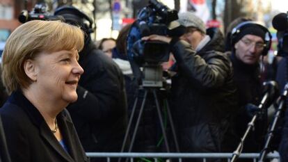 Angela Merkel llega a la sede del SPD, este martes en Berlín.
