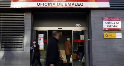 Entrada en una oficina de empleo en Madrid.