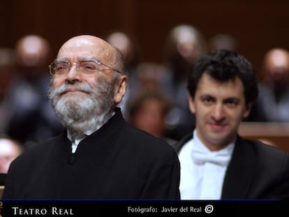 El compositor Luis de Pablo, uno de los principales representantes de la Generación del 51 y referente de la música contemporánea española, falleció este domingo a los 91 años. Compuso hasta seis óperas a lo largo de su prolífica trayectoria, la última de las cuales, 'El abrecartas', se estrenará el próximo 16 de febrero en el Teatro Real como parte de la programación de la actual temporada 2021-2022. Recibió el León de Oro de Música en la Bienal de Venecia (2020), el Premio Nacional de Música (1991) y el premio Académico de la Real Academia de Bellas Artes de San Fernando (1989), entre otros galardones.