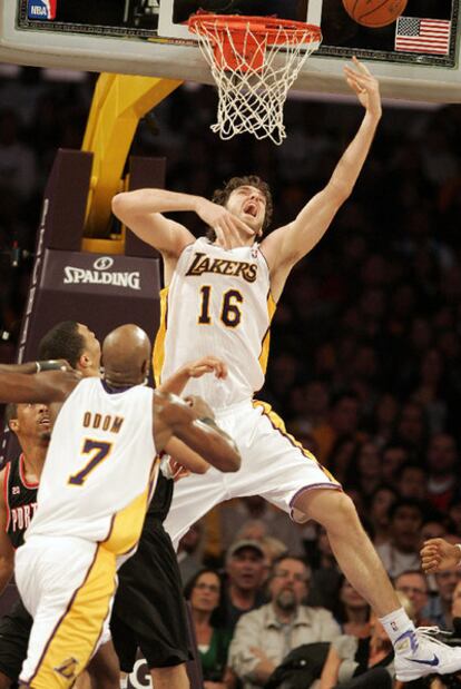 Pau Gasol, en un momento del partido ante los Blazers.