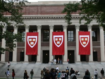 Fachada de la Universidad de Harvard.