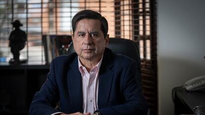 Juan Fernando Cristo, abogado y político colombiano, en su oficina en Bogotá el 6 de Julio del 2023.